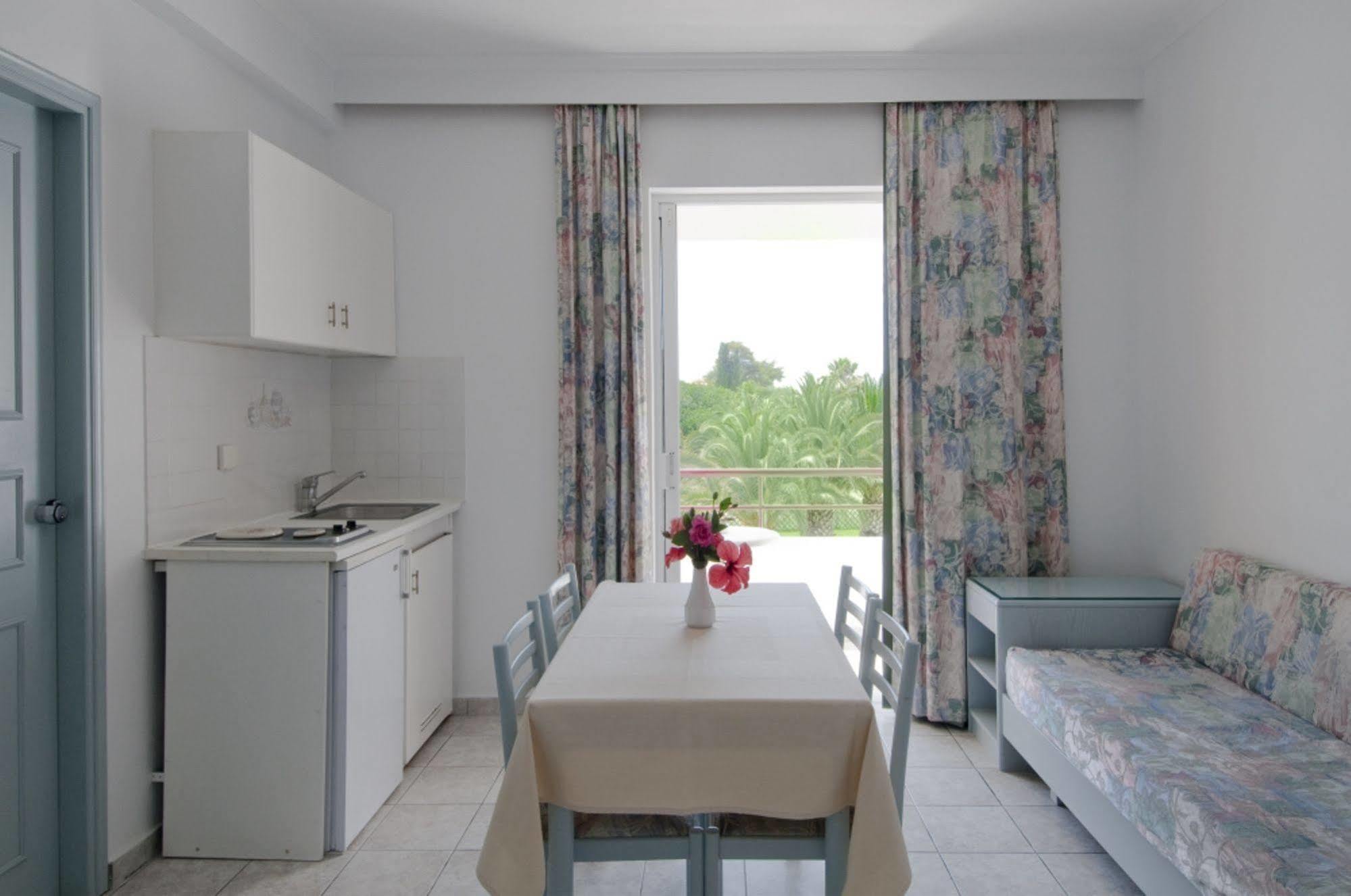 One-Bedroom Apartment,698382186:JPEG