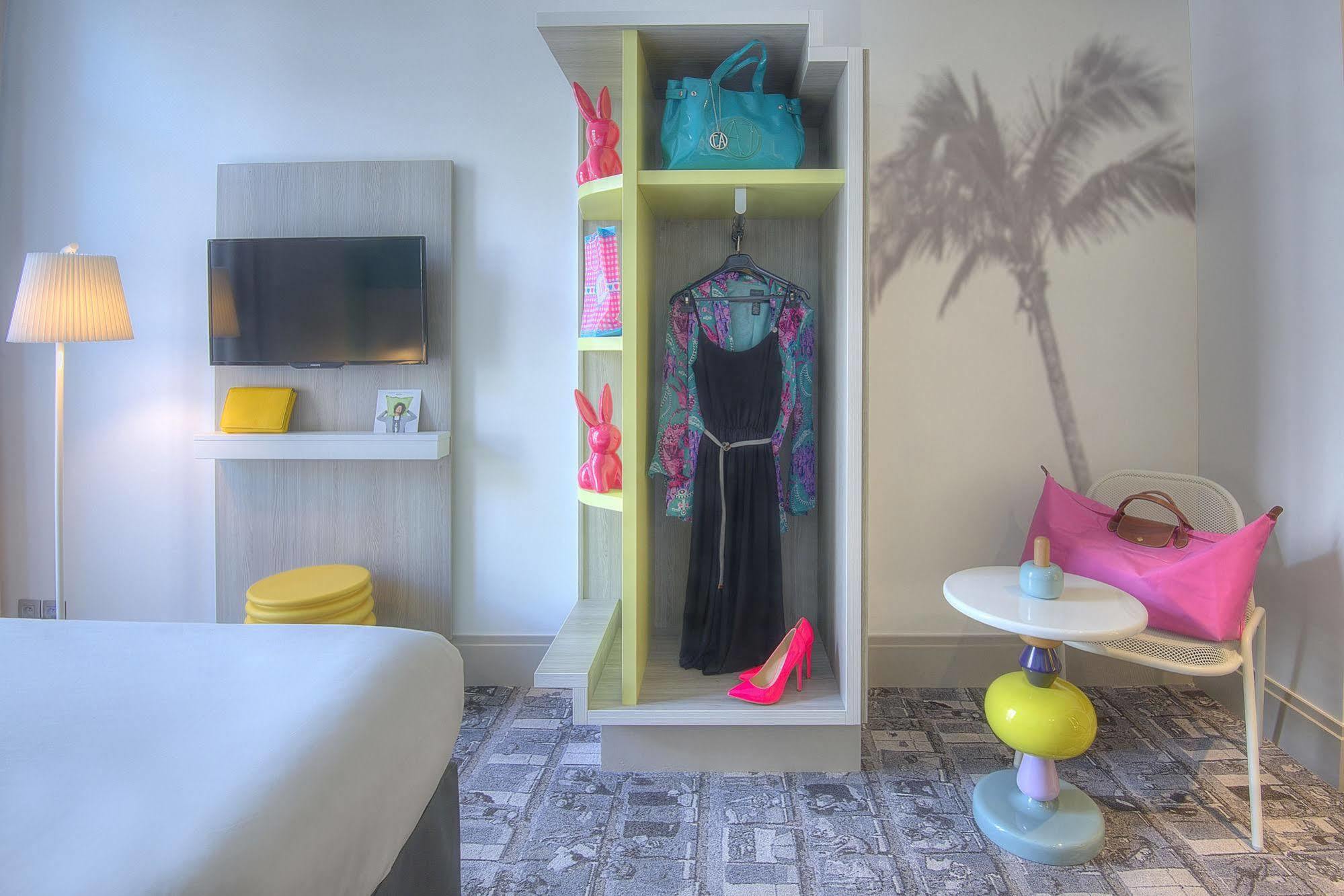 Standard Queen Room