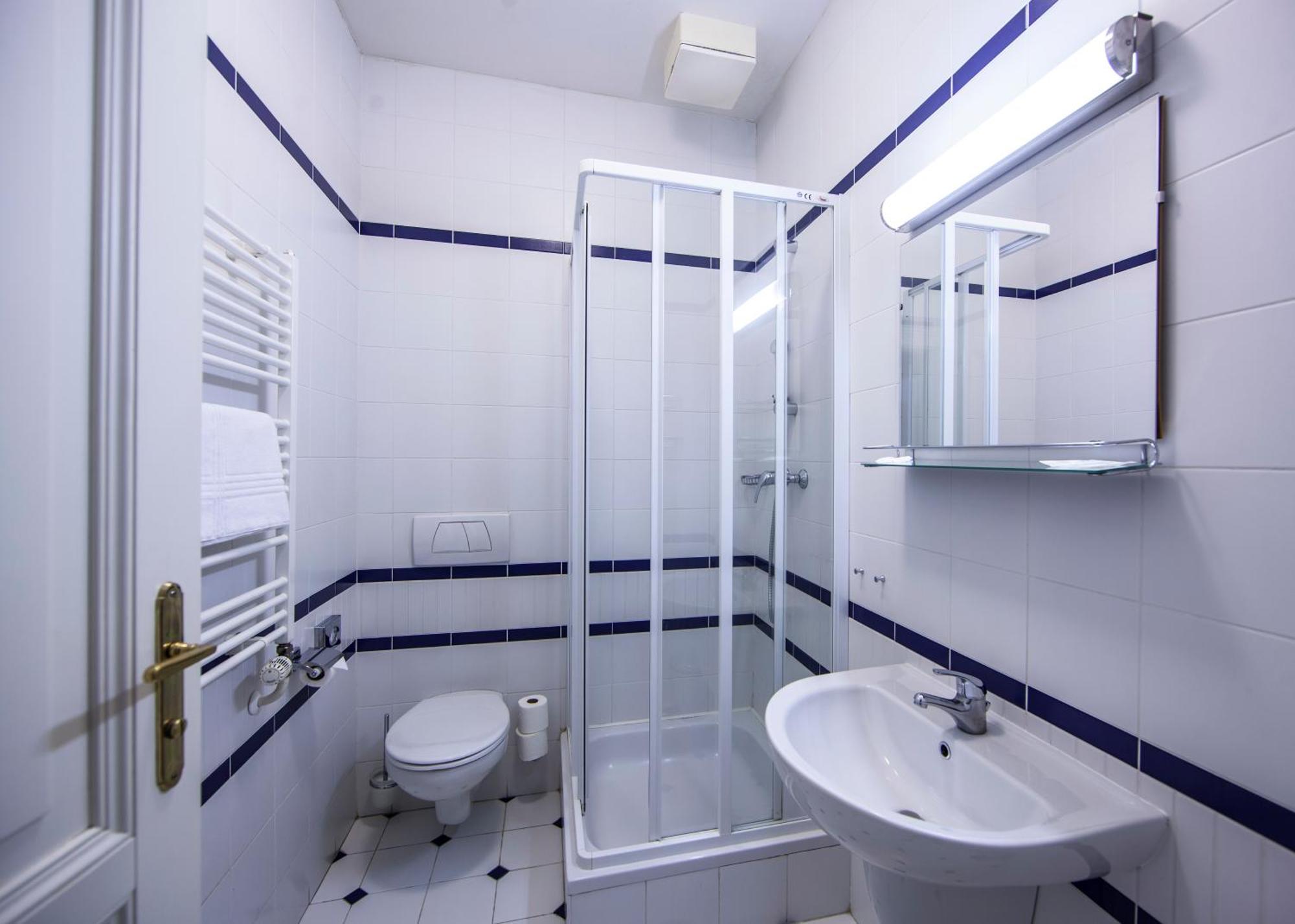 Deluxe Apartment with Double Bed and Sofa