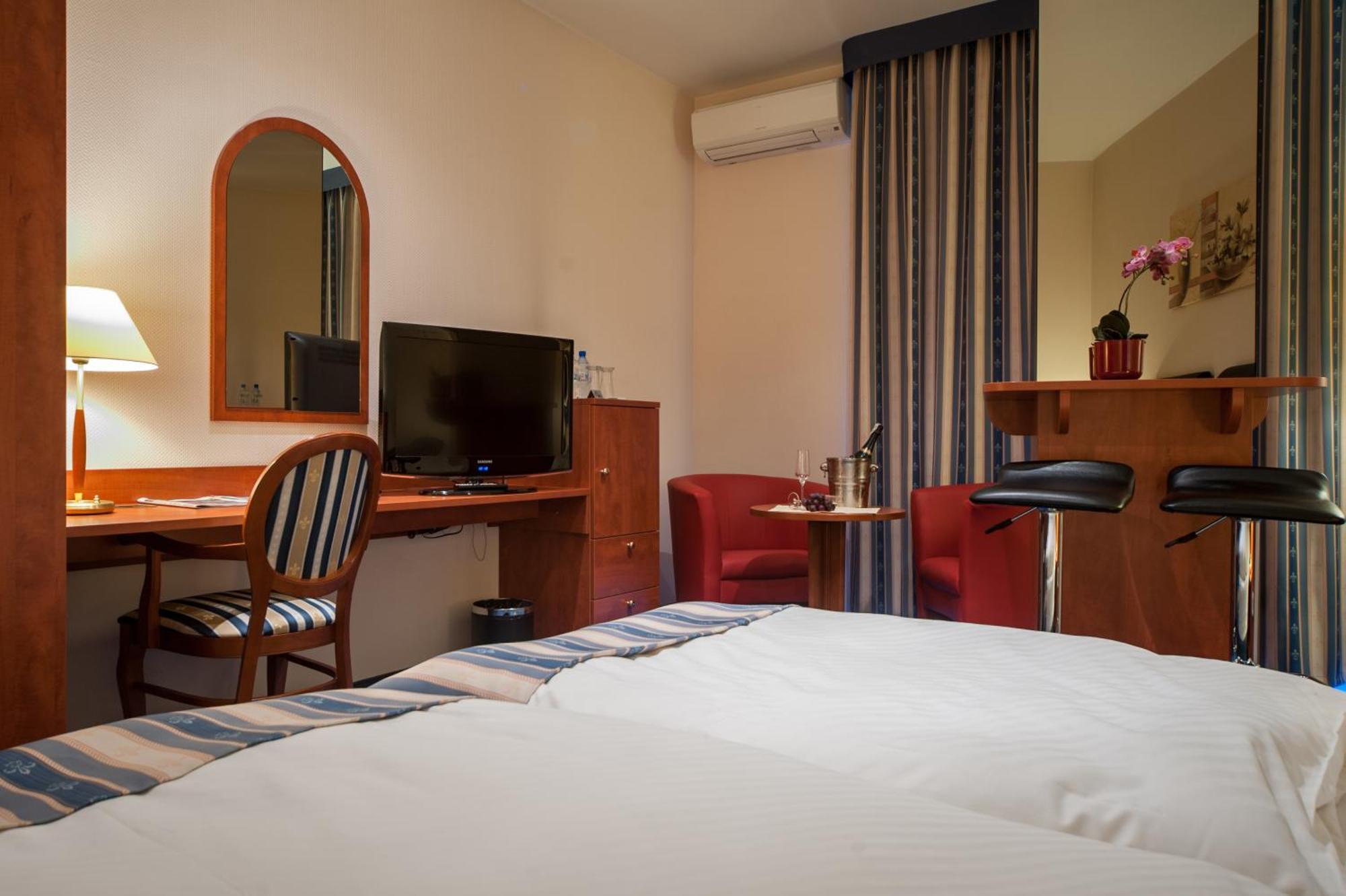 Junior Suite,1420667262:JPEG