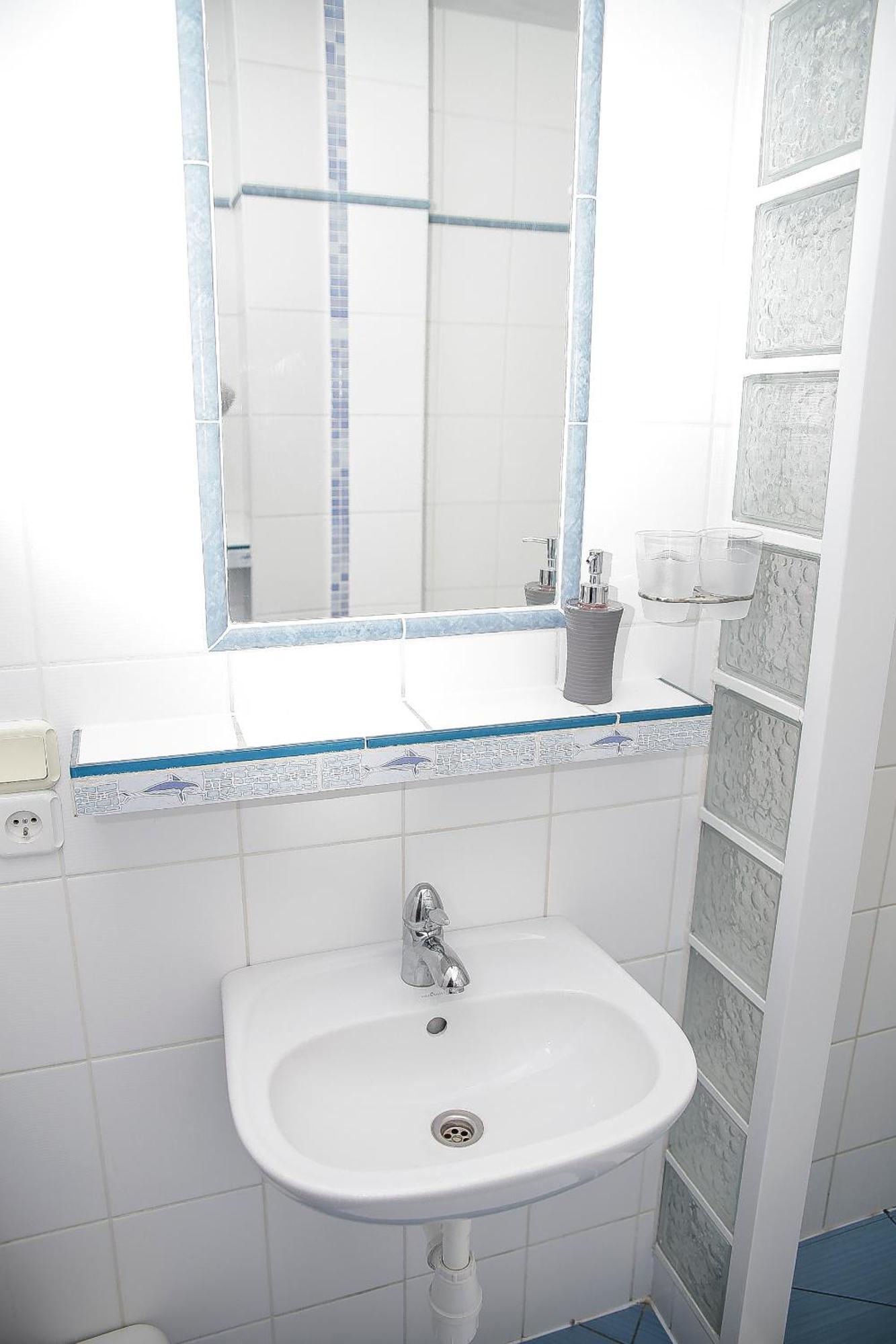 Twin Room,888305548:JPEG