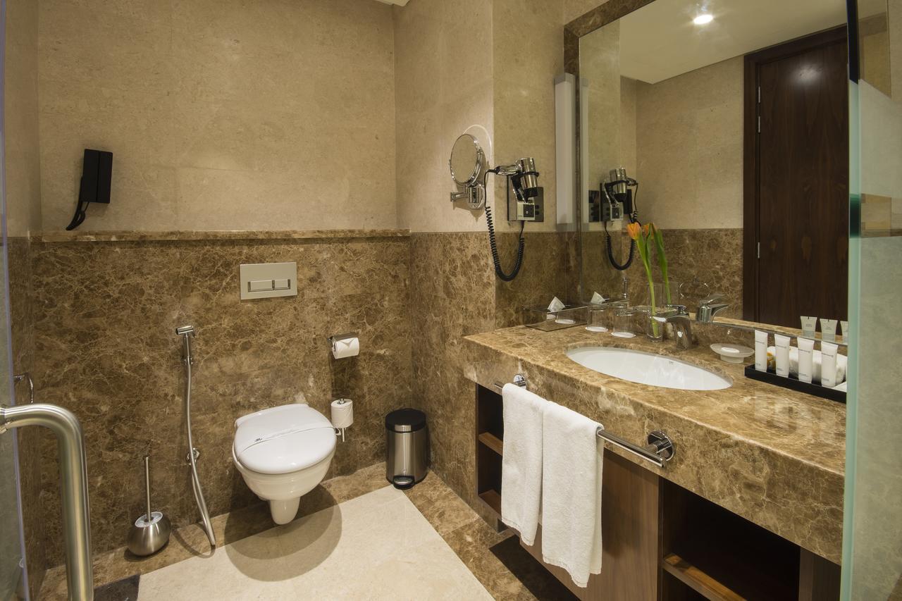 Deluxe Twin Room transfers to the beach selected malls & on F&B & Spa