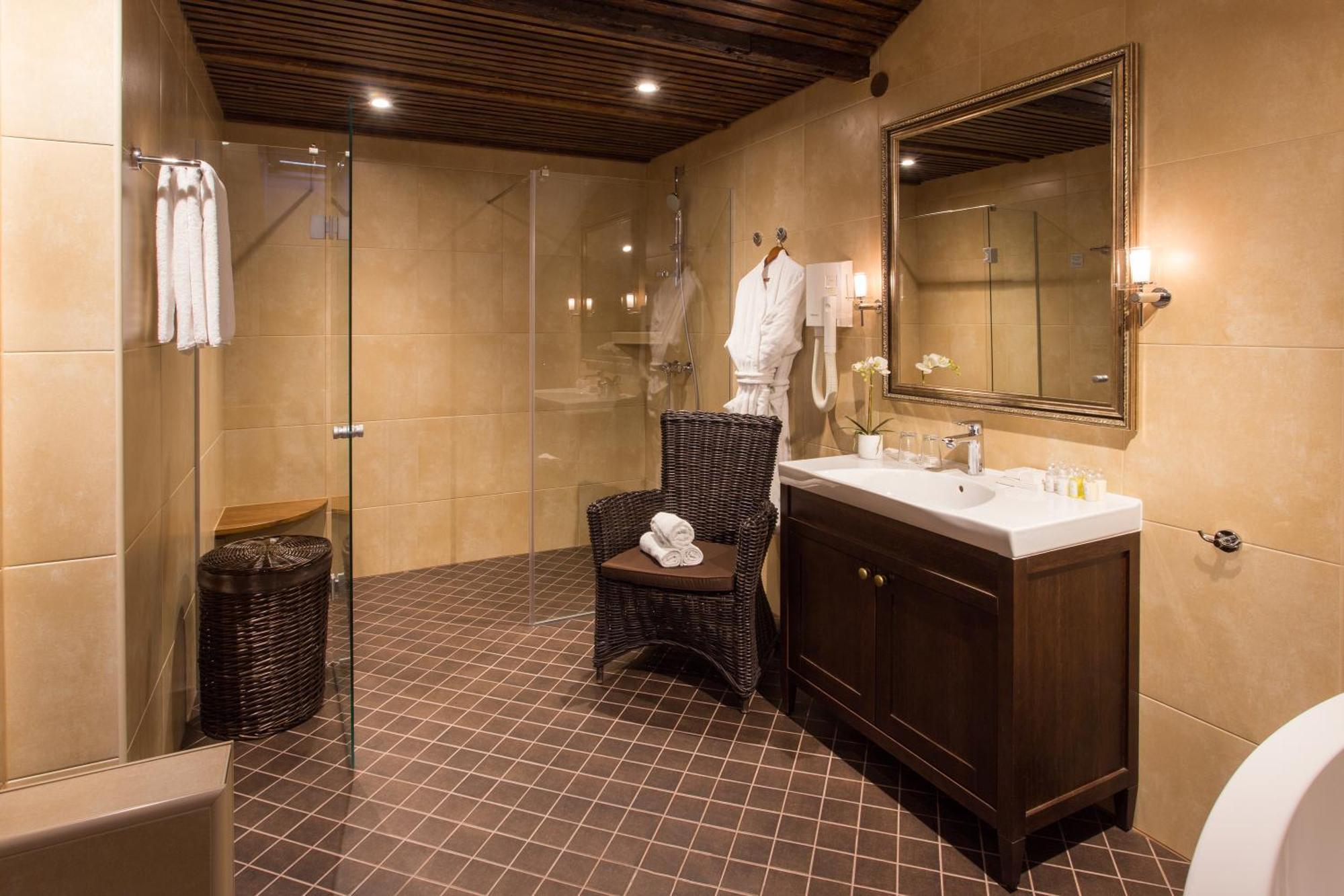 Zen Deluxe Junior Suite SPA Bath