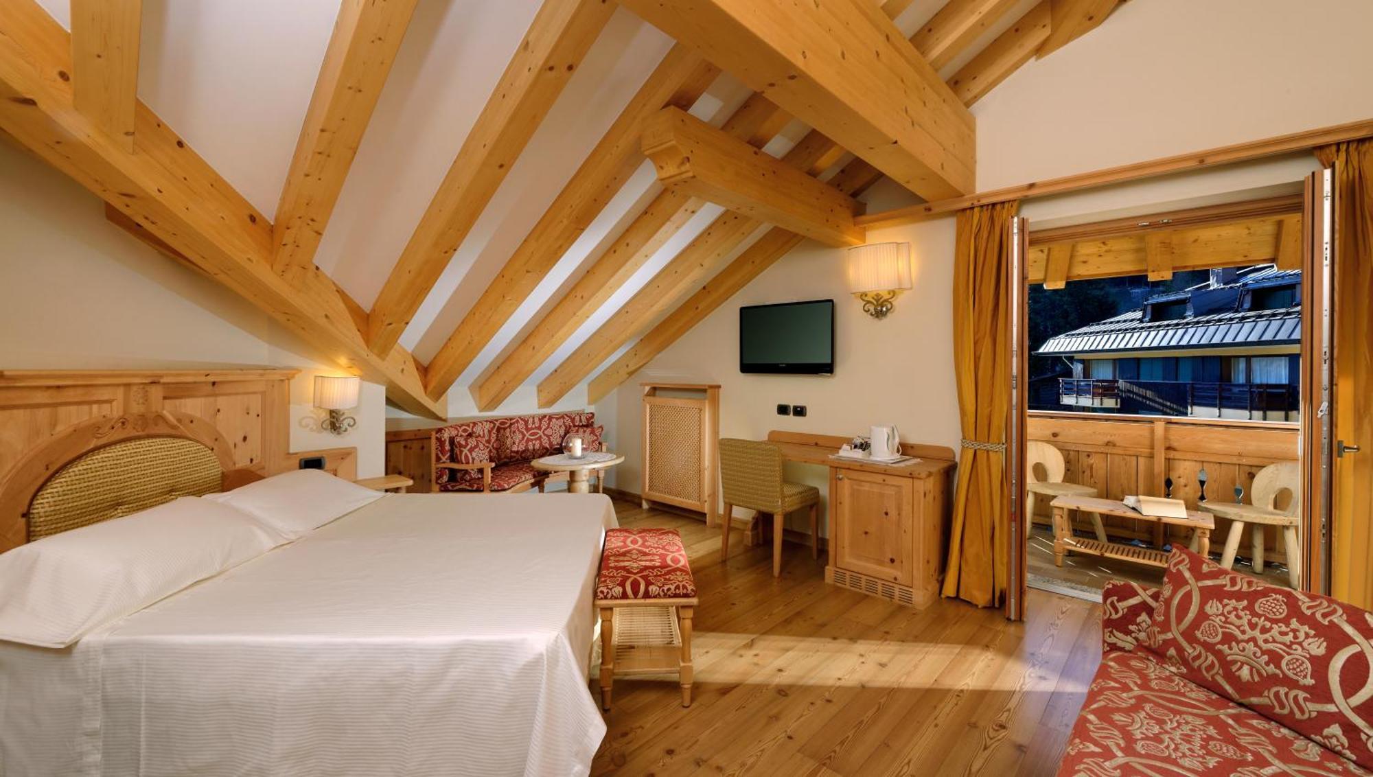 Apartament typu Junior Suite z balkonem – poddasze