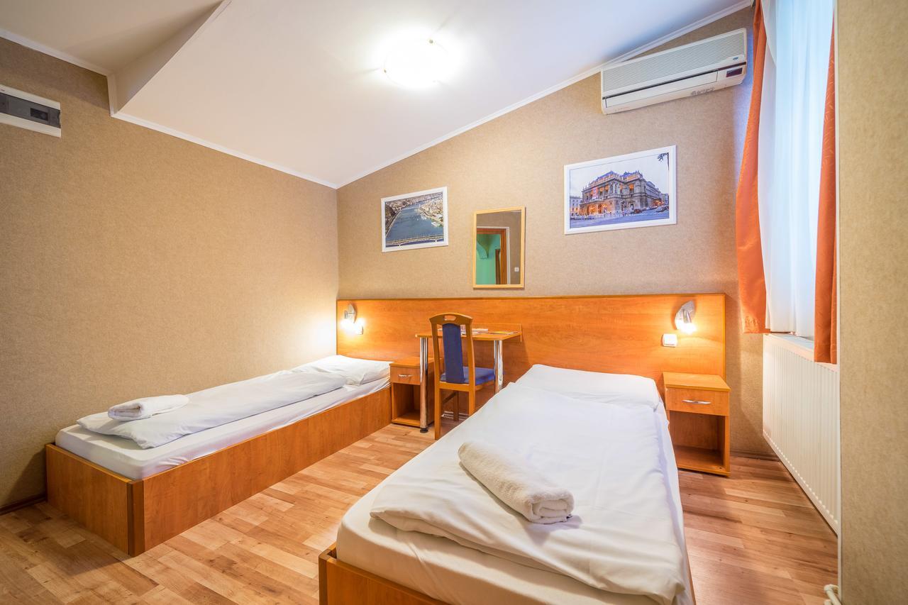 Standard Twin Room,1128393387:JPEG