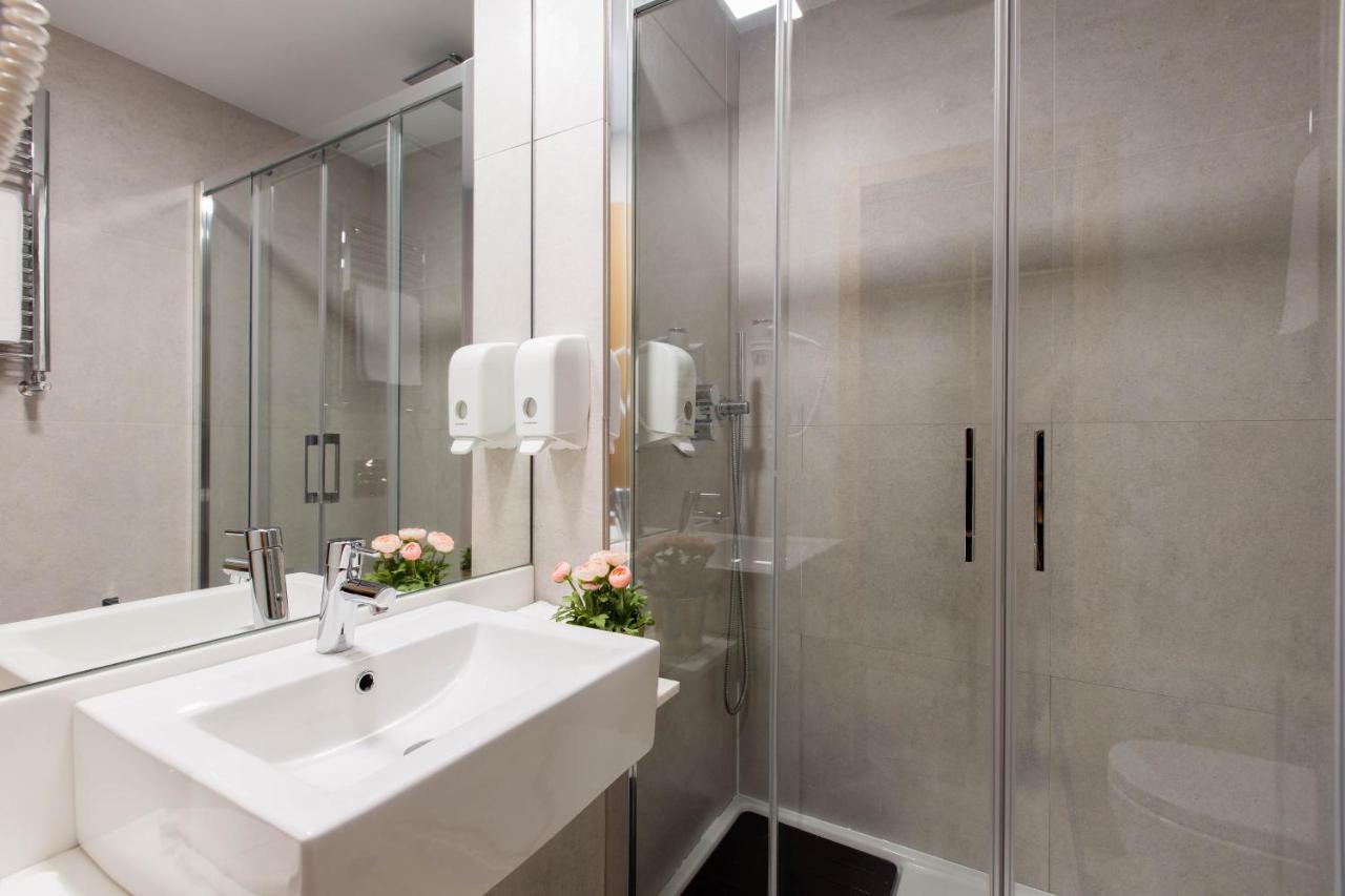 Twin Room,723911491:JPEG