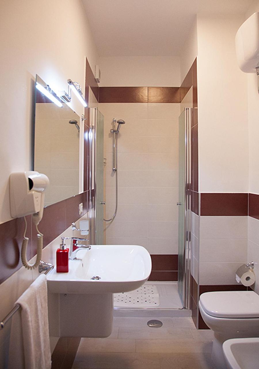 Double Room with Private Bathroom,723376876:JPEG