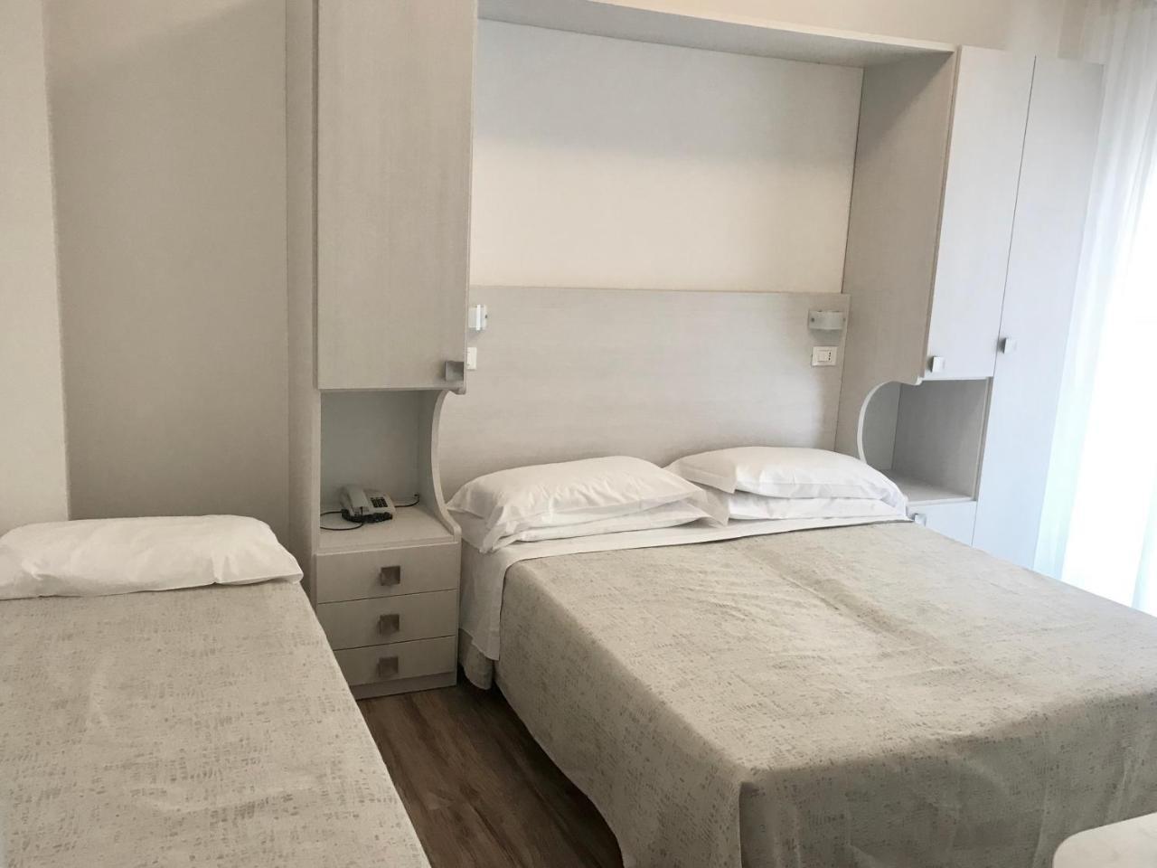 Triple Room,724391722:JPEG