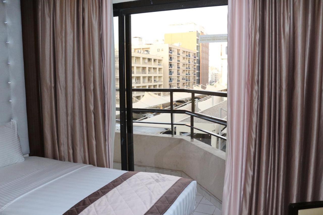 Deluxe Suite Sea View Balcony
