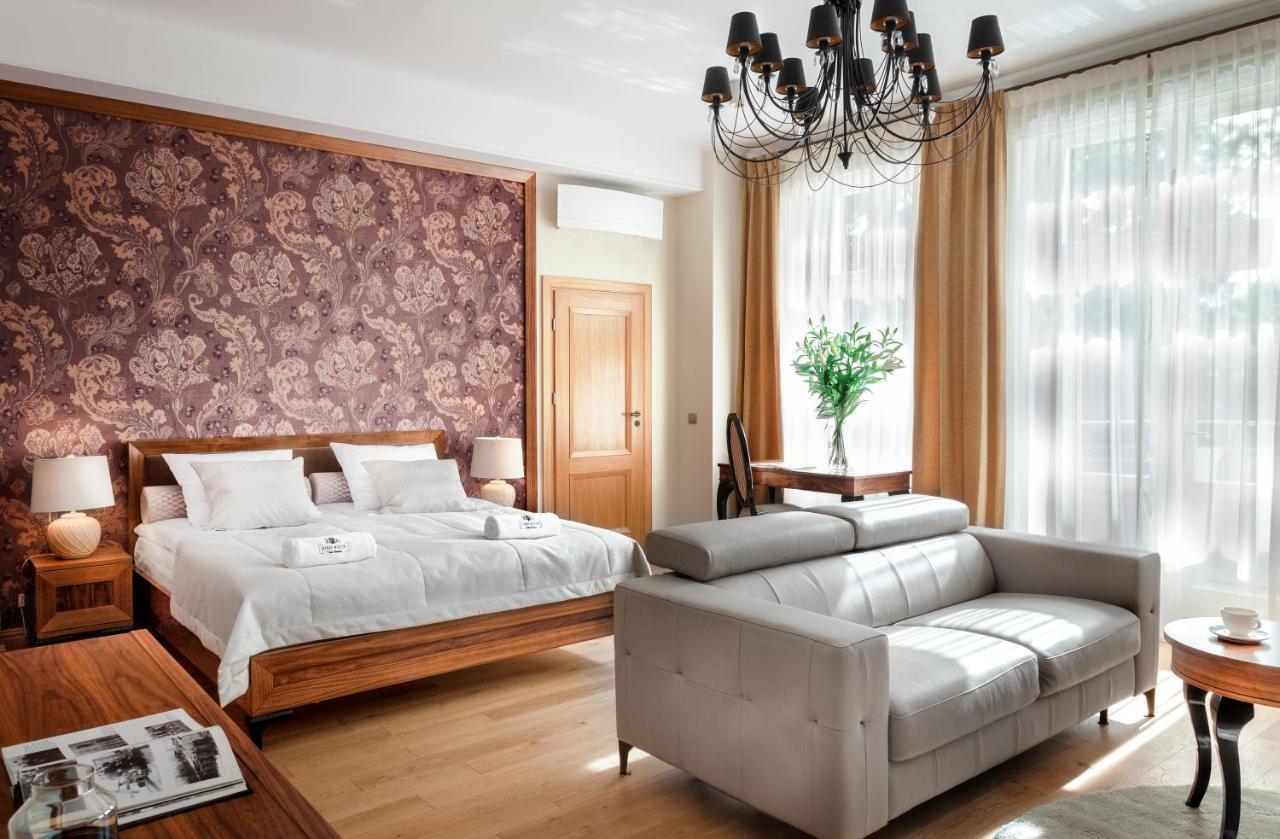Apartament typu Junior Suite z widokiem na ogród