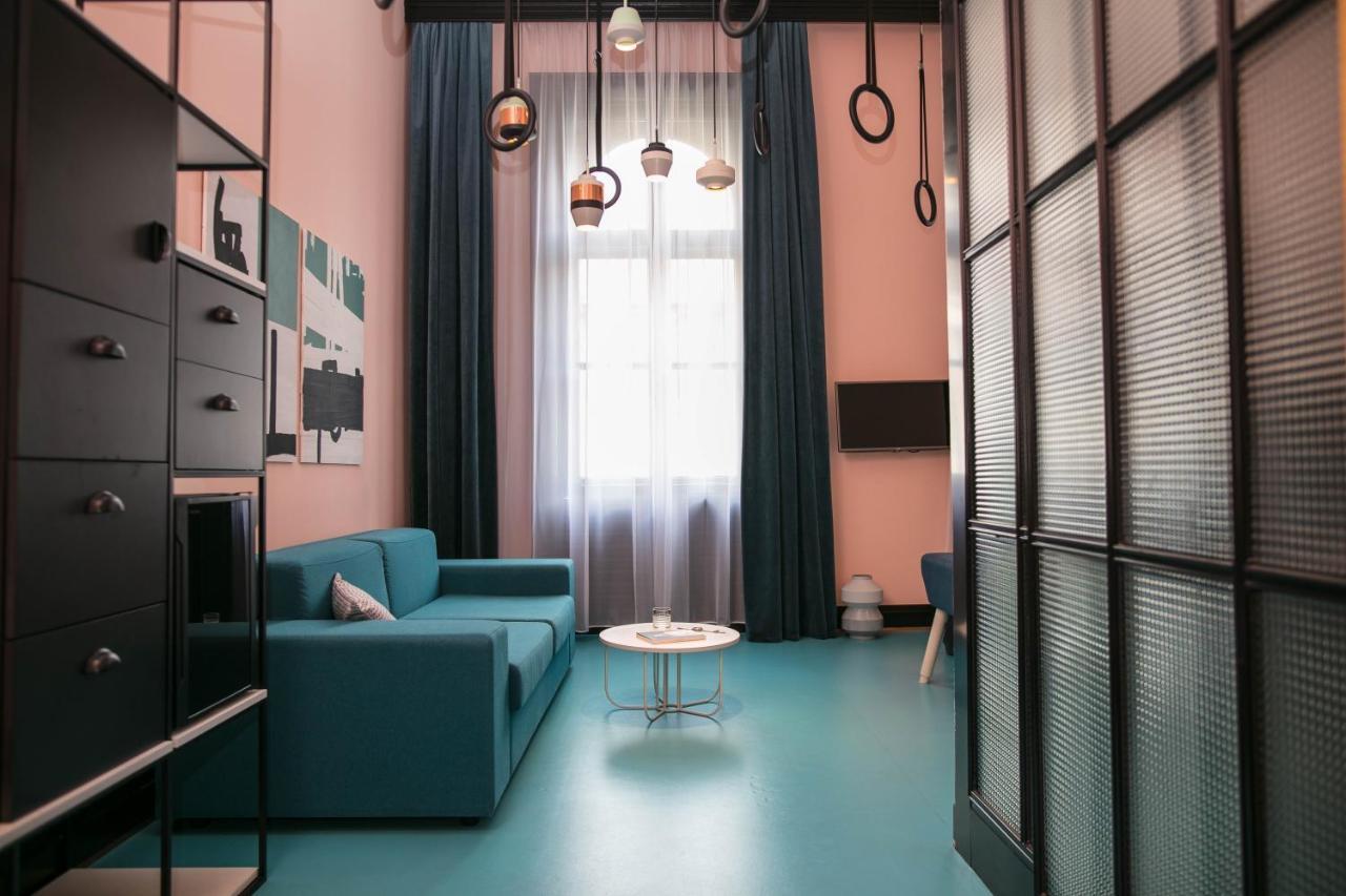 Black Rum (Large Plus),727463371:JPEG