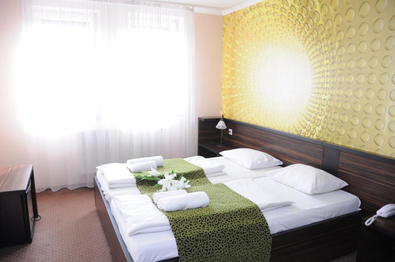 Standard Double Room,733196785:JPEG