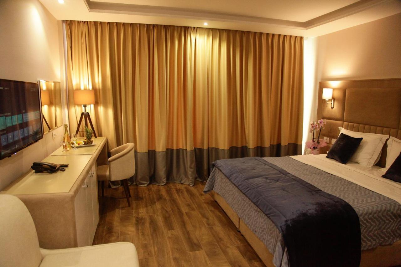 Double or Twin Room Side Sea View