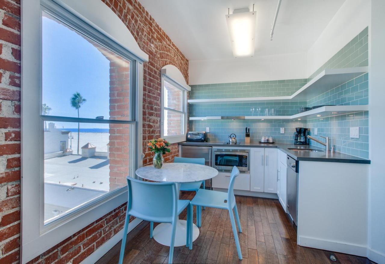 Apartament typu Suite z 1 sypialnią i częściowym widokiem na ocean