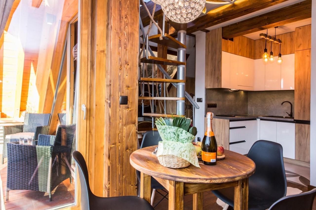 Apartament Pola Deluxe z przeszkloną sypialnią
