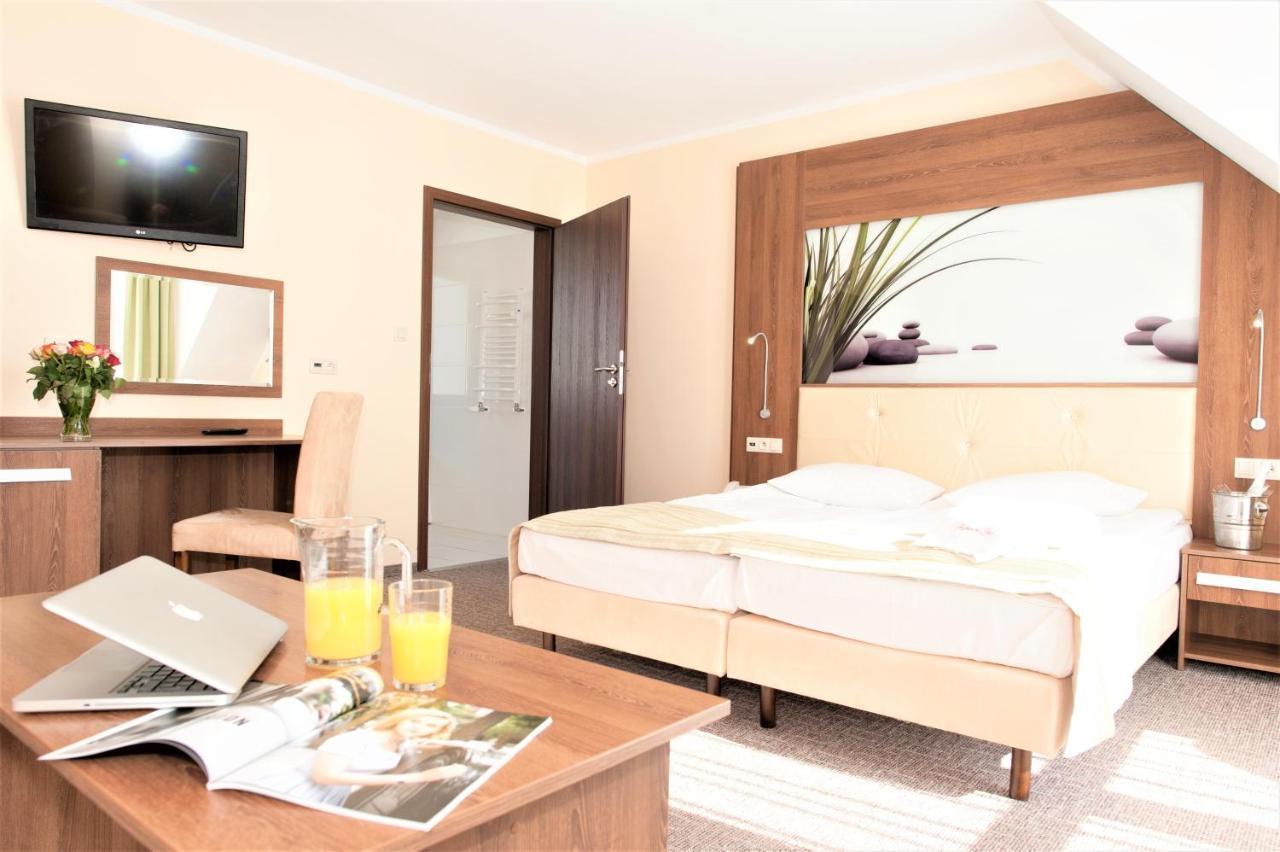 Deluxe Double or Twin Room,743749375:JPEG