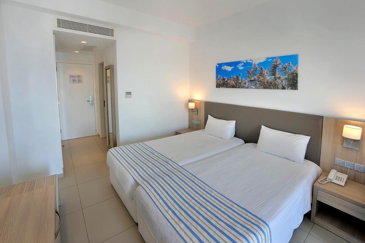 Superior Room Side Sea View