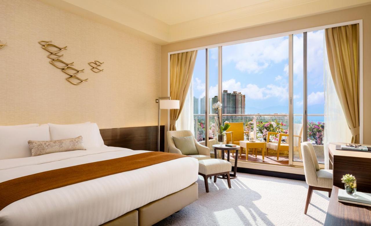 Deluxe Seaview King Room Balcony