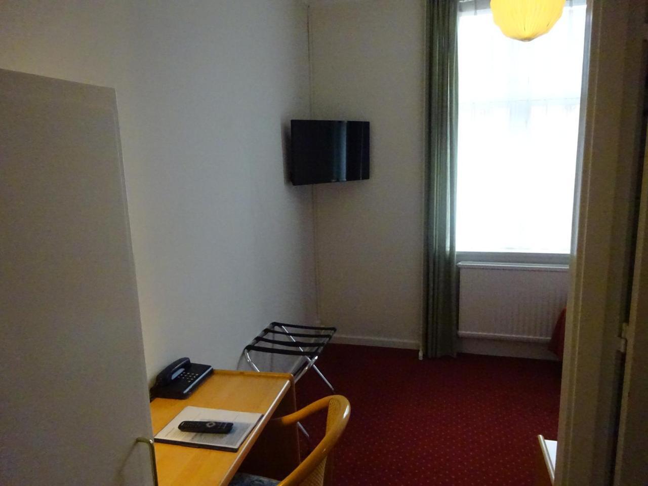 Single Room Private Bathroom