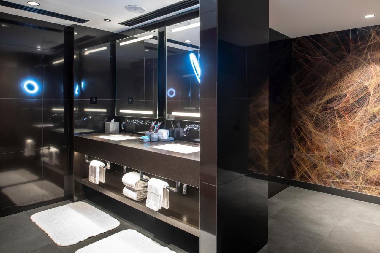 Fantastic 1 Bedroom Suite, 1 King with Private Terrace - includes 3 hours of Free Flow of Selected Drinks at Aether Bar,753410831:JPEG