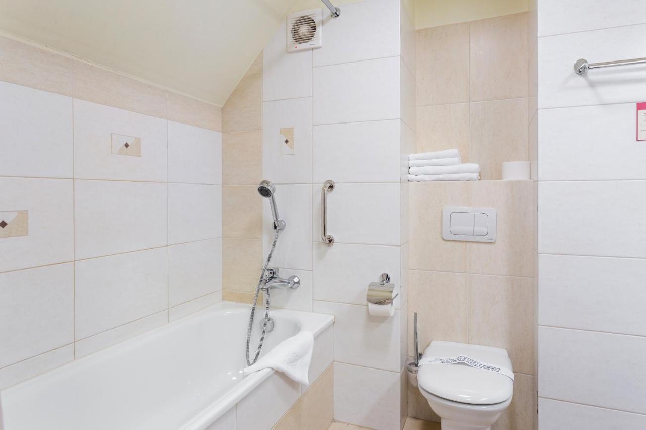 Apartment,758121415:JPEG