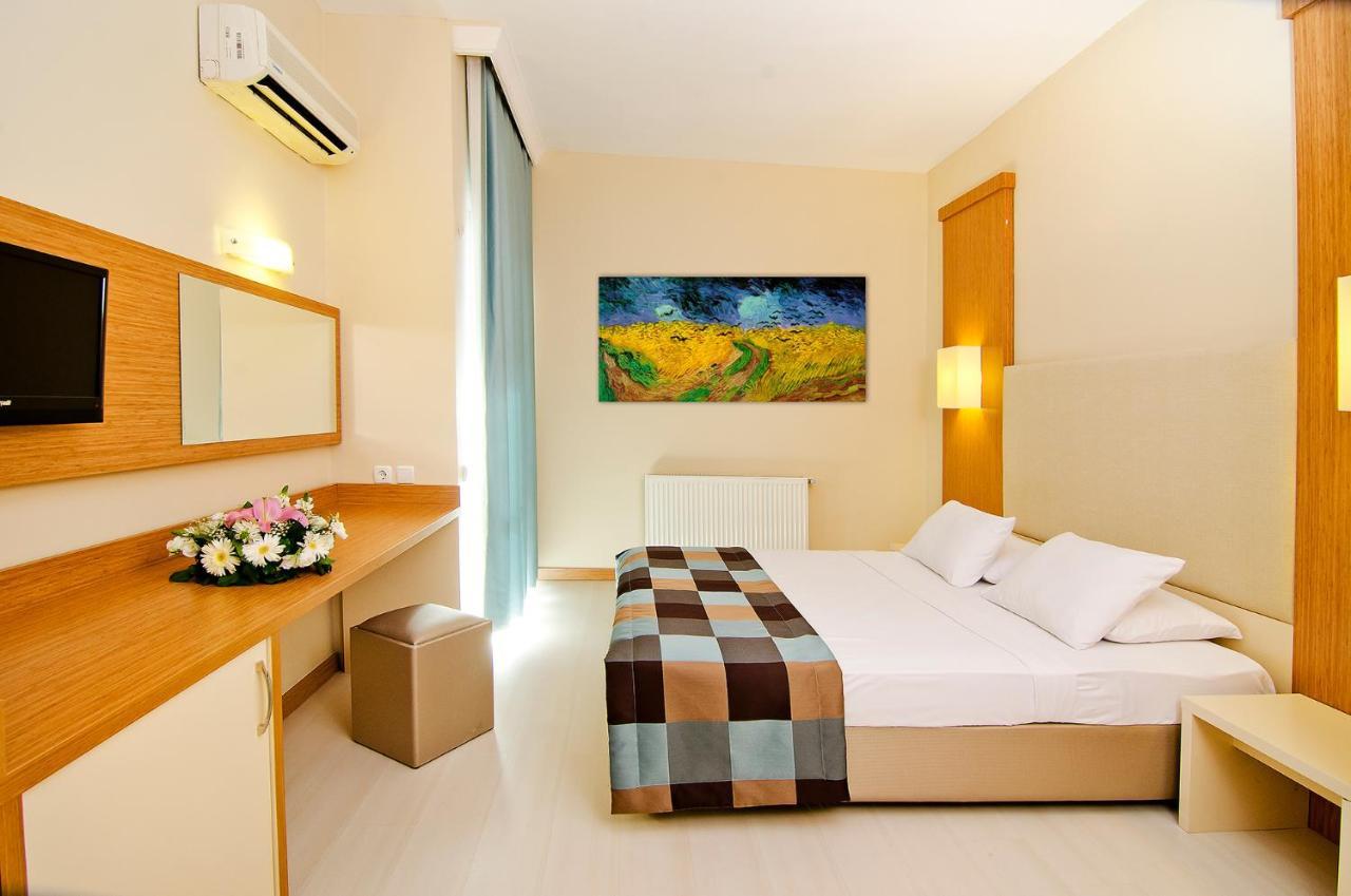 Double or Twin Room with Sea View