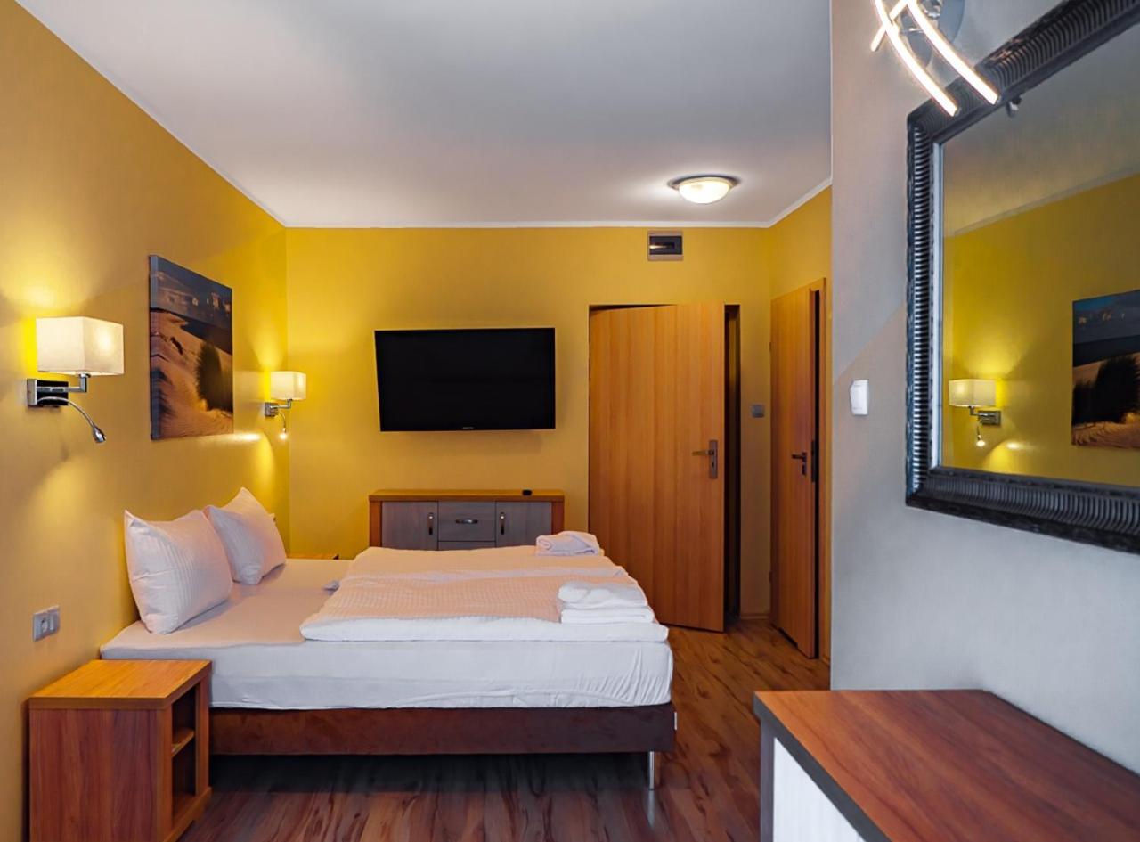 Suite with Balcony,761990551:JPEG