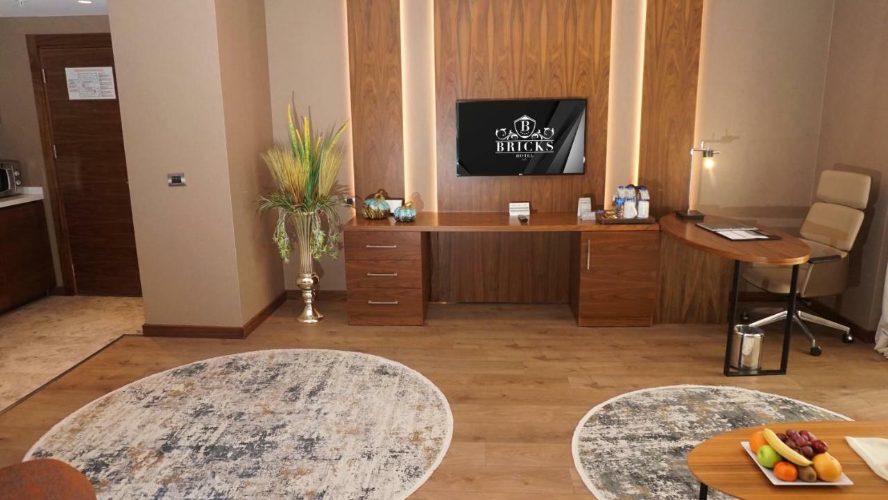 Apartament typu Suite z łóżkiem typu king-size i bezpłatnym transferem lotniskowym