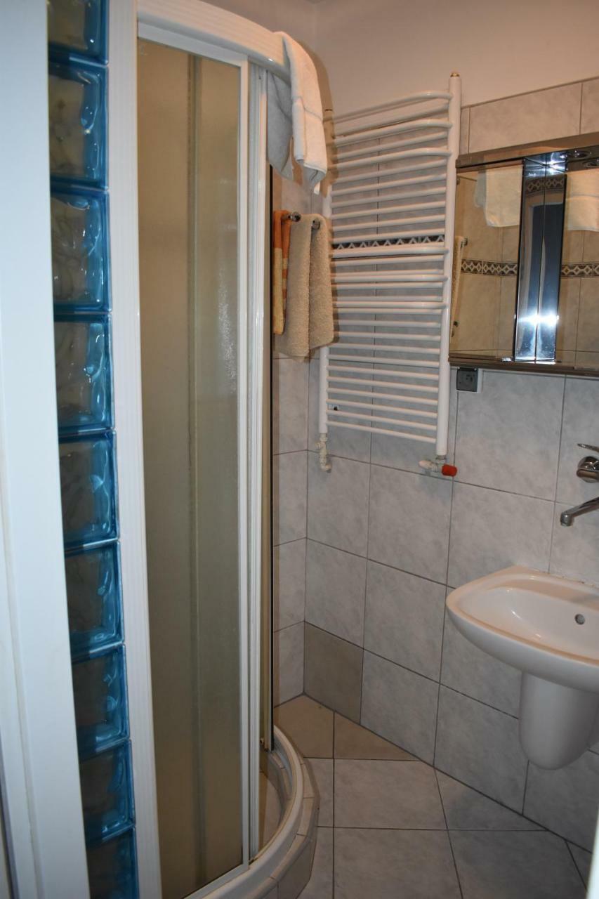 Studio with Sofa Bed,781313727:JPEG