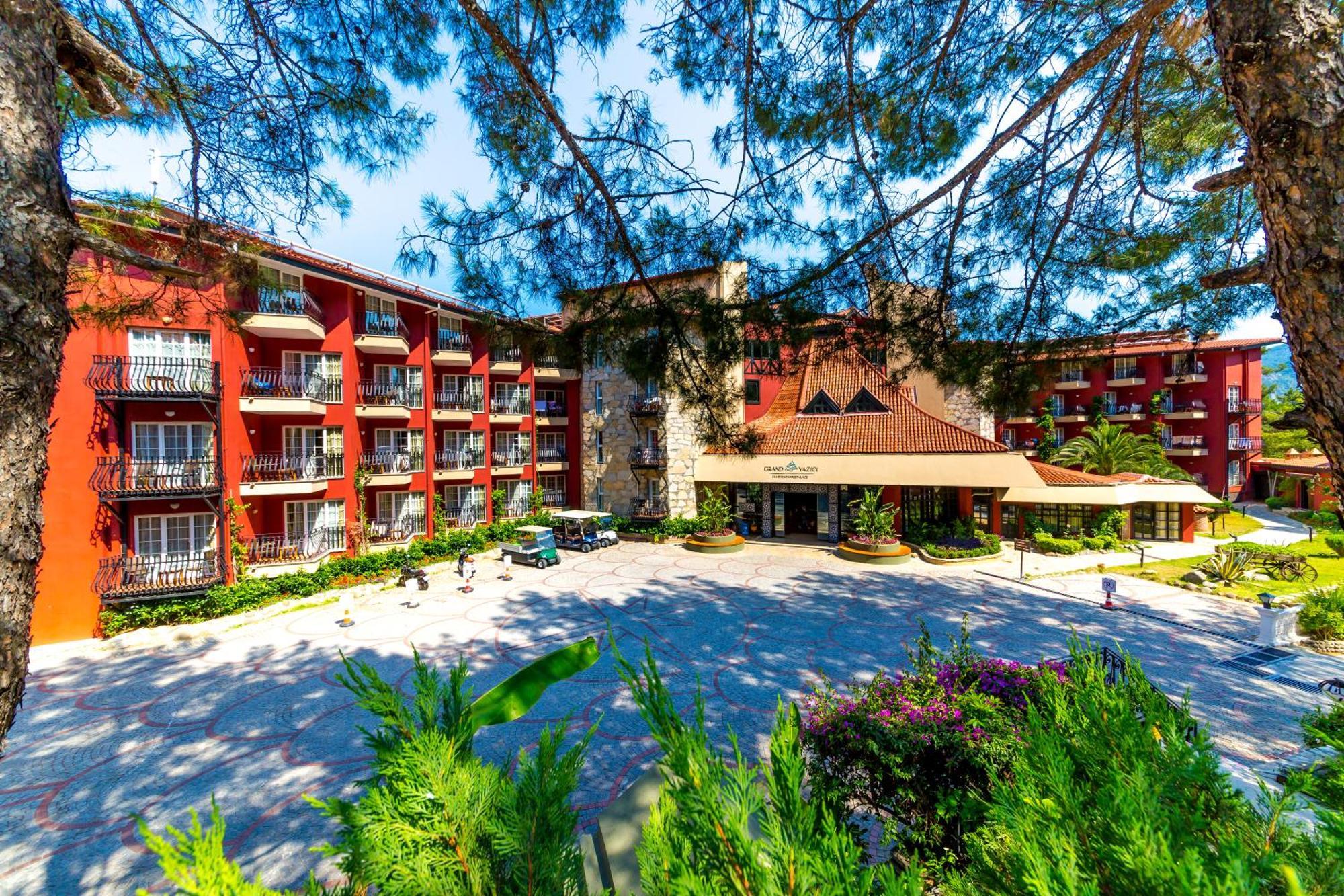 Pokój trzyosobowy typu Standard z widokiem na ląd (hotel)
