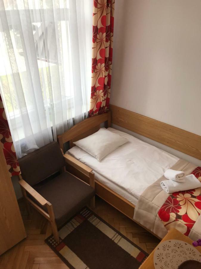 Single Room,784060800:JPEG