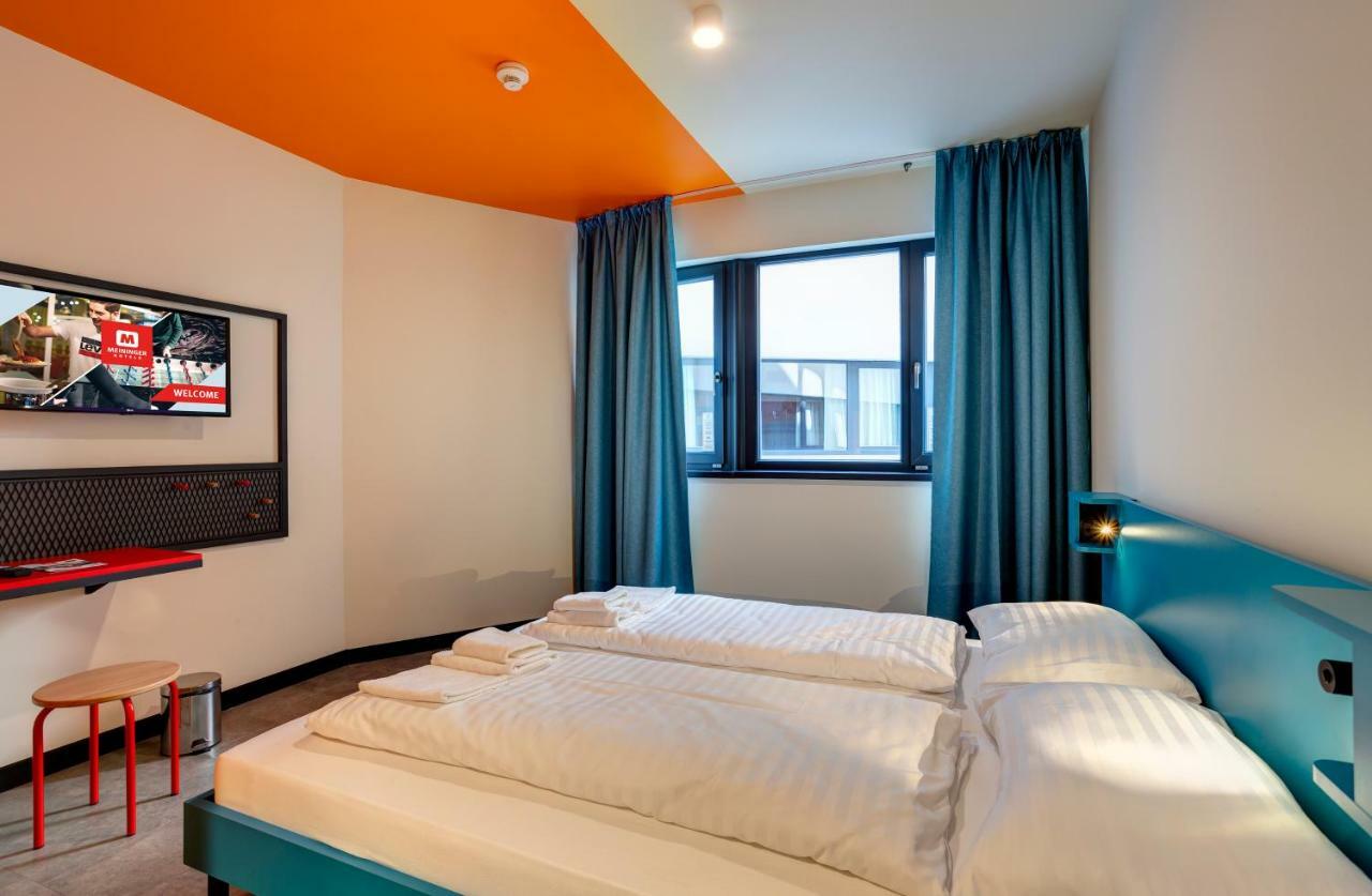 Single Room,784149342:JPEG