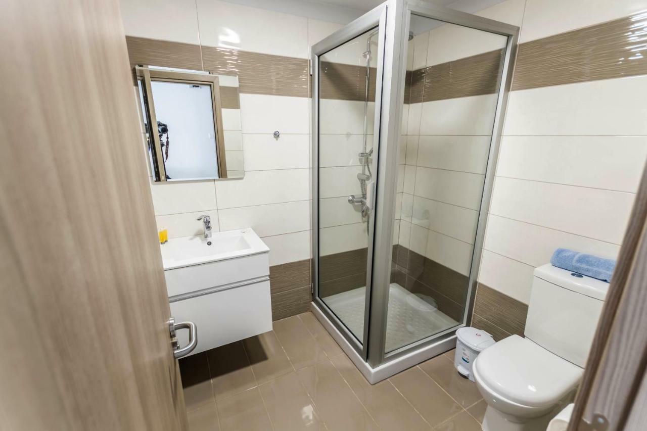 Deluxe Room with Pool View,1678655702:JPEG