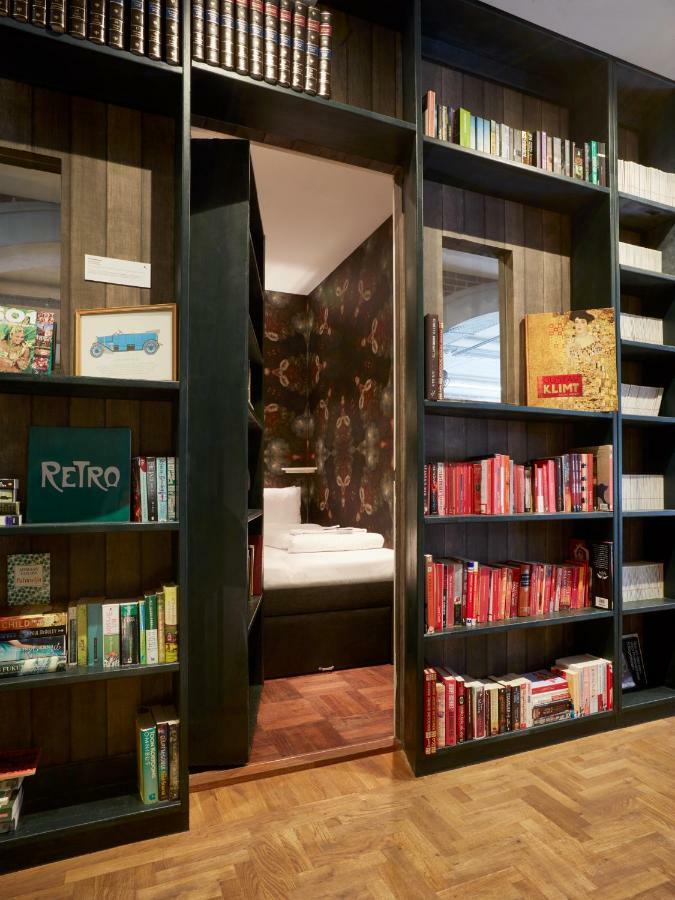 Secret Bookcase S