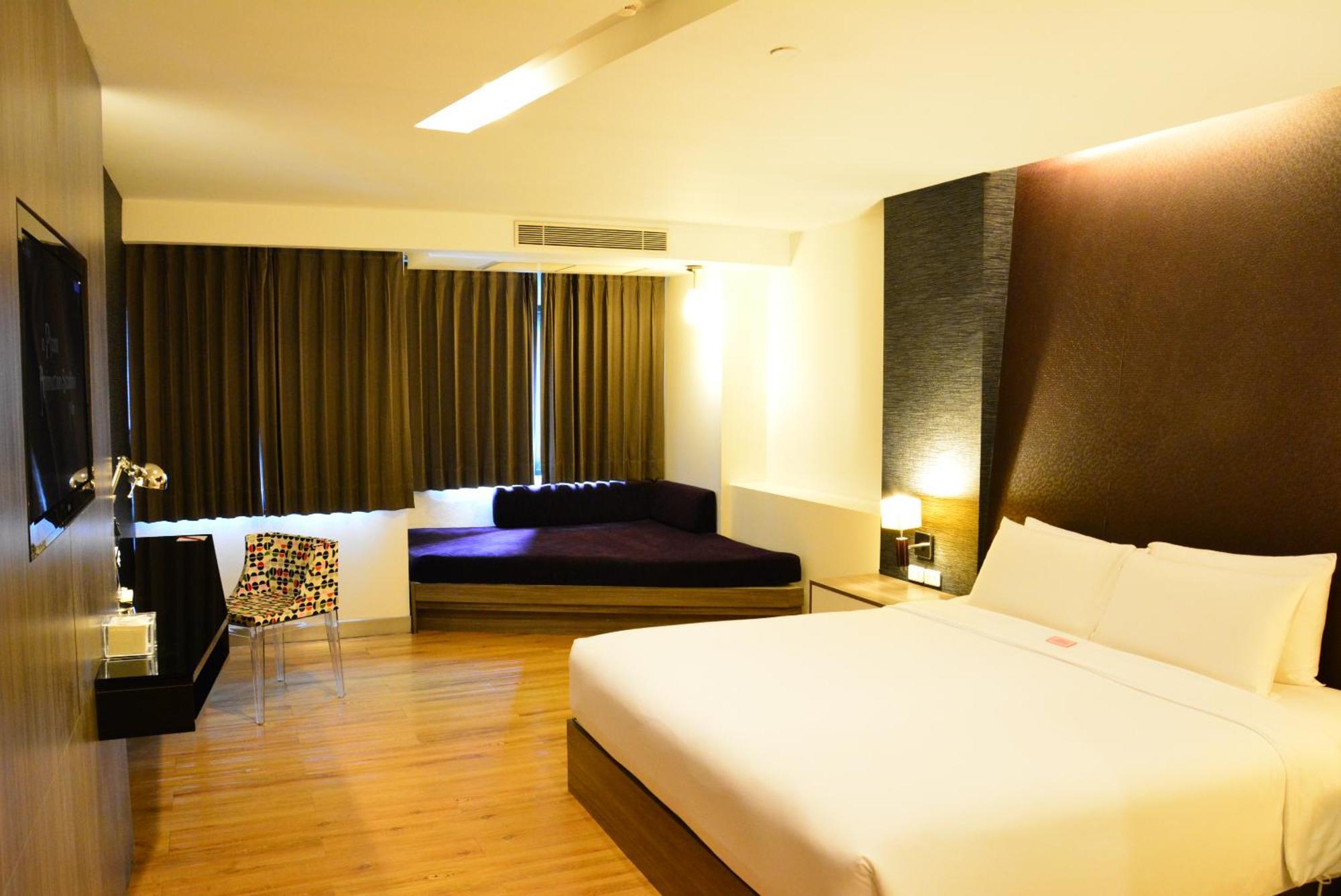 Premier Room,1225597229:JPEG