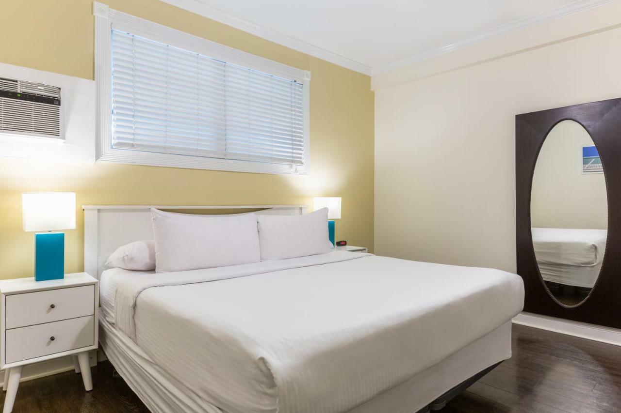 Apartament typu Suite z łóżkiem typu king-size przystosowany dla osób niepełnosprawnych