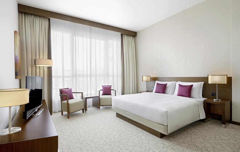 King Room Sofa Bed Pool View & on F&B