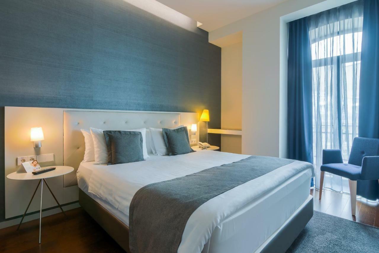 Superior Suite Queen Bed