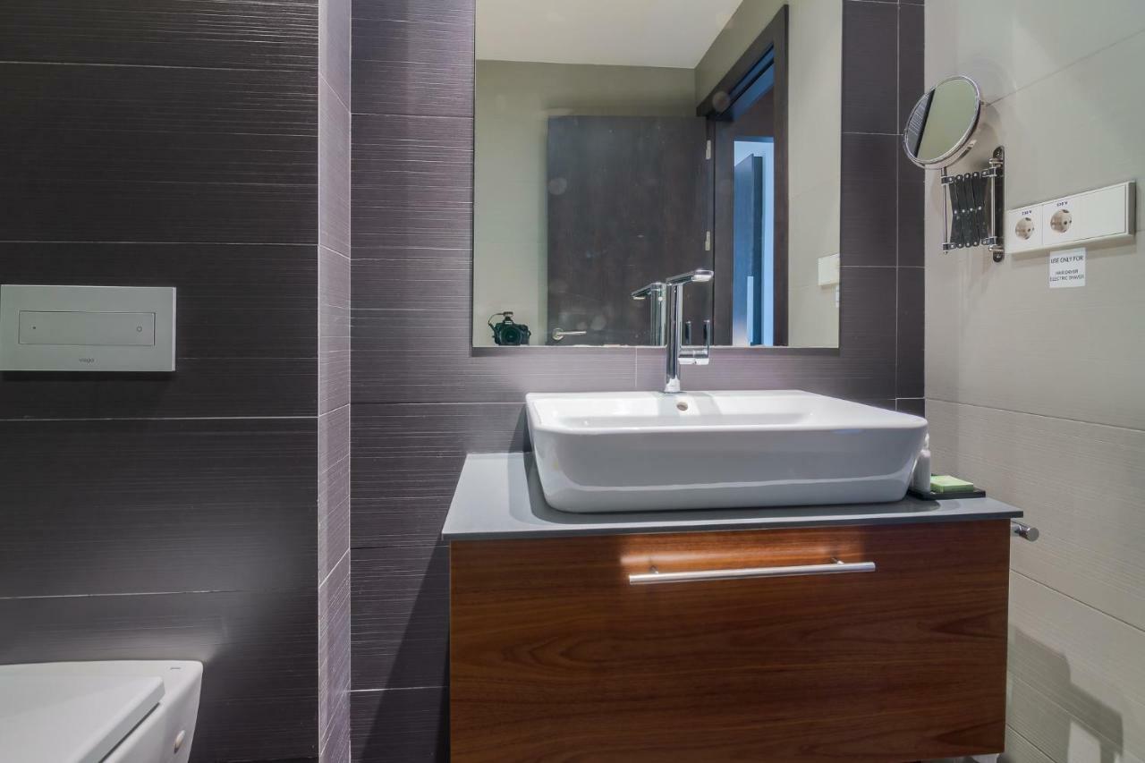 Superior Suite Queen Bed