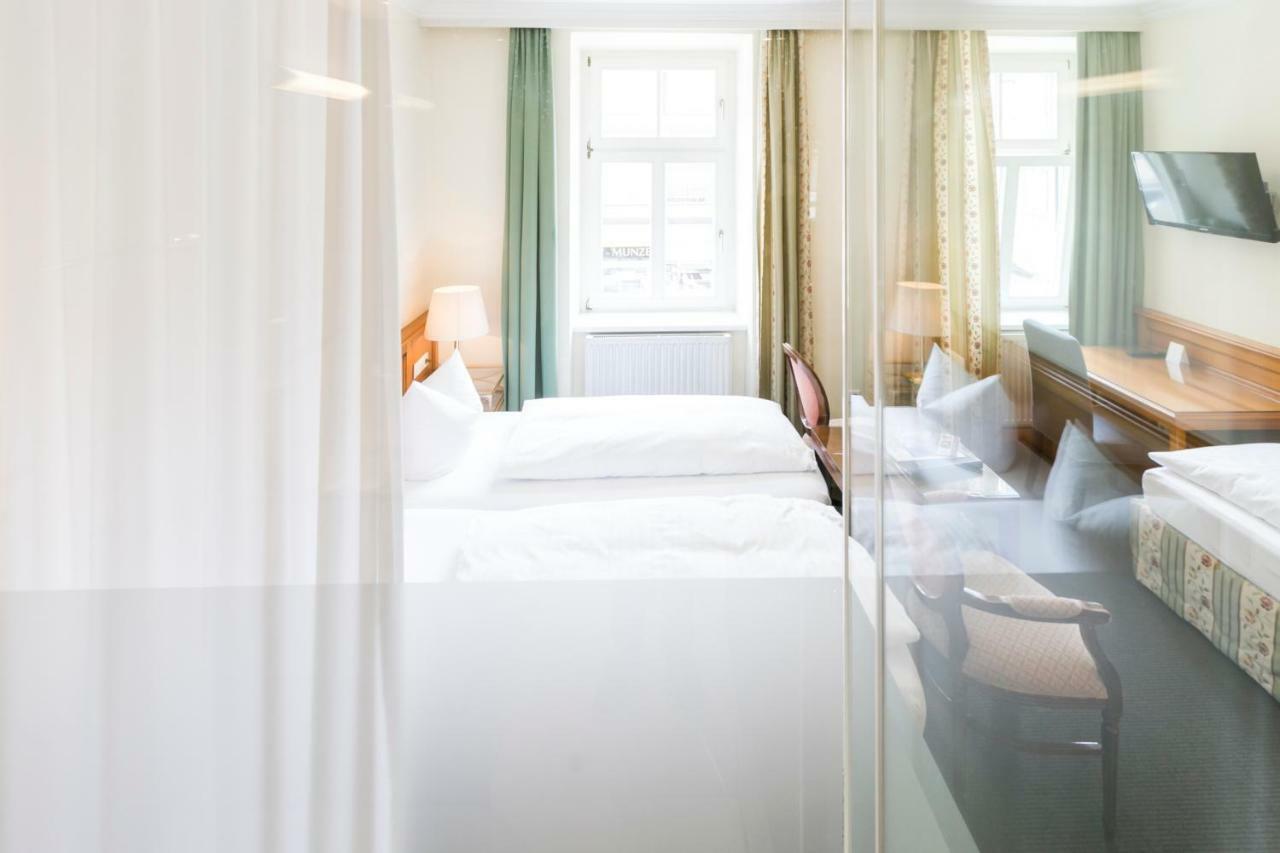 Business Triple (Glass Bathroom) Room