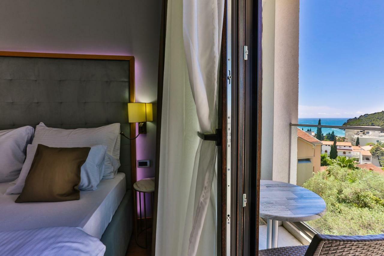 One-Bedroom Apartment Sea View