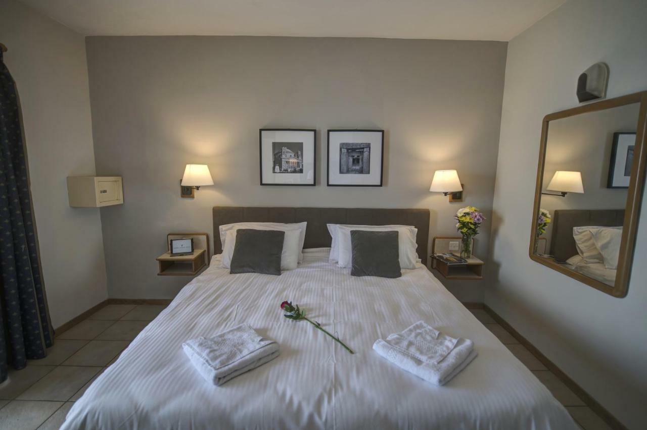 Double or Twin Room Sea View