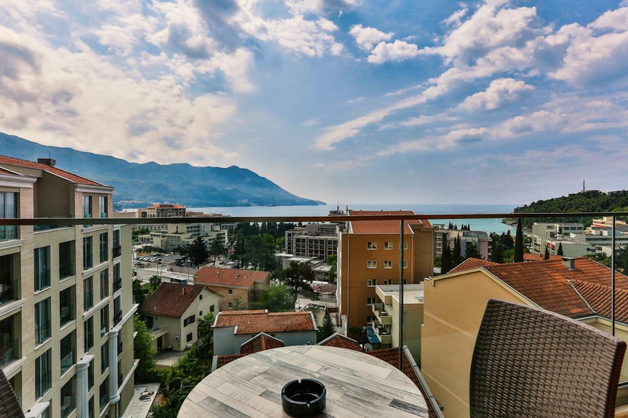 One-Bedroom Apartment Sea View