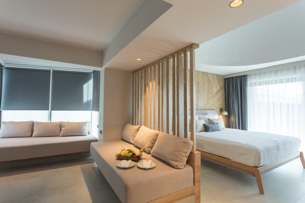 Mniejszy Apartament (Junior Suite) z widokiem na morze