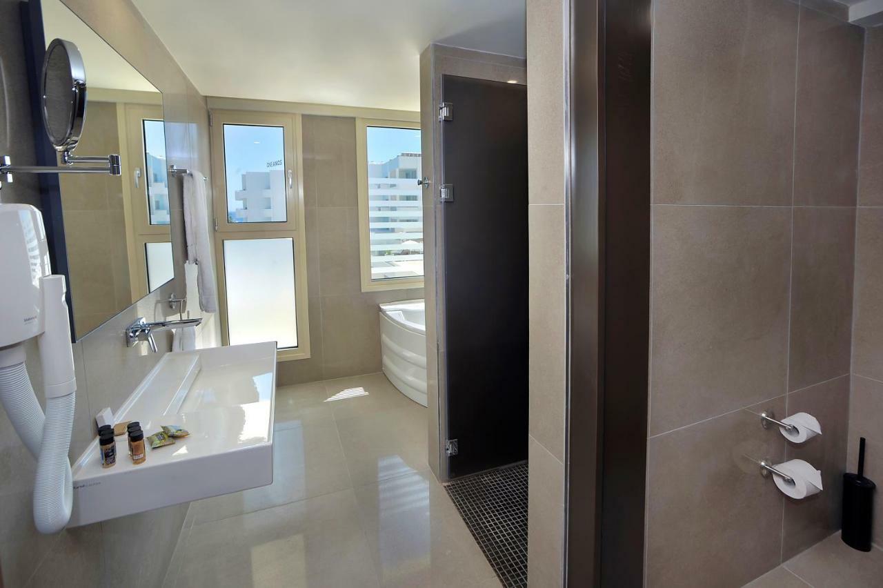 Luxury Suite Sea View & Spa Bath