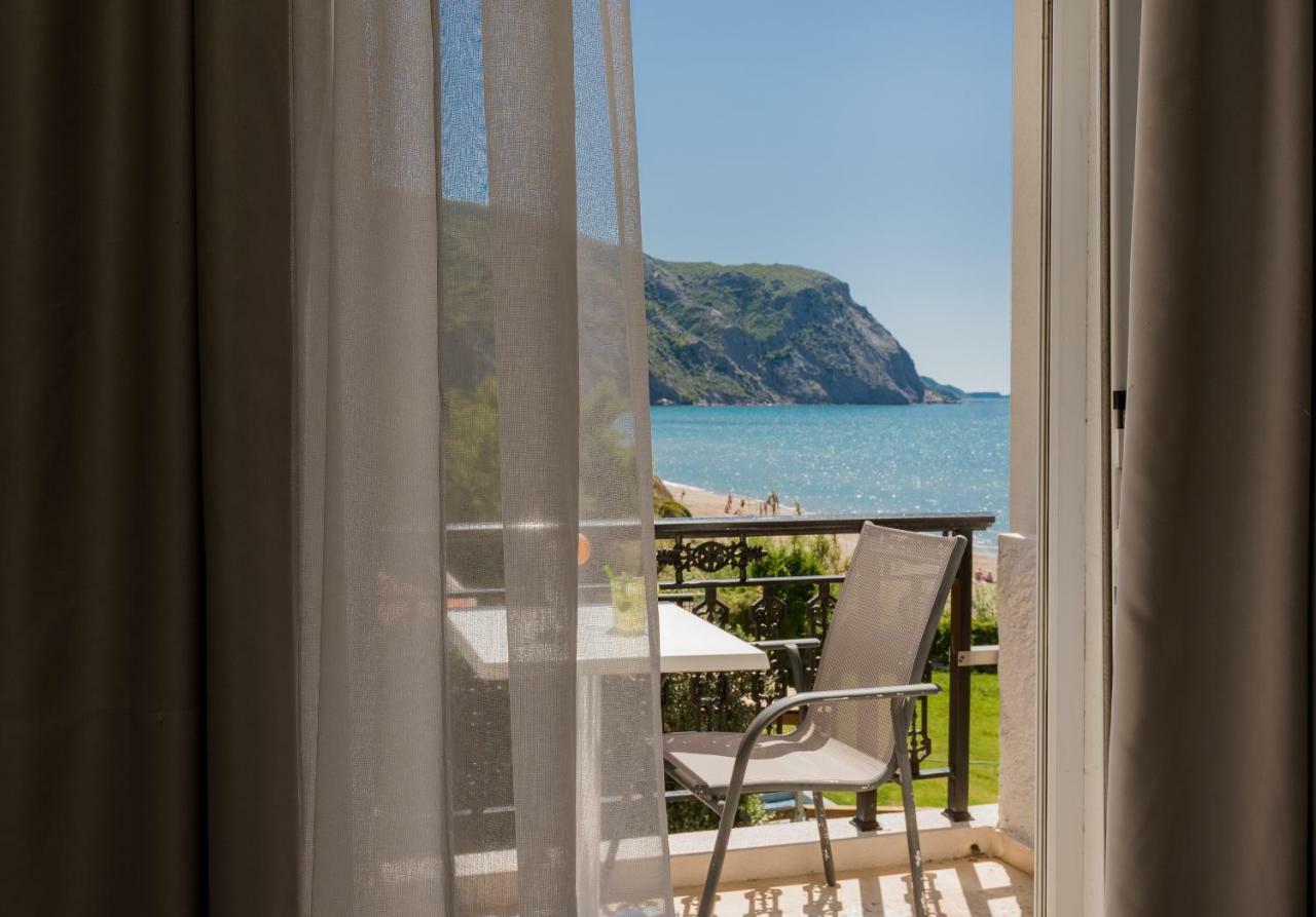 Double or Twin Room Sea View