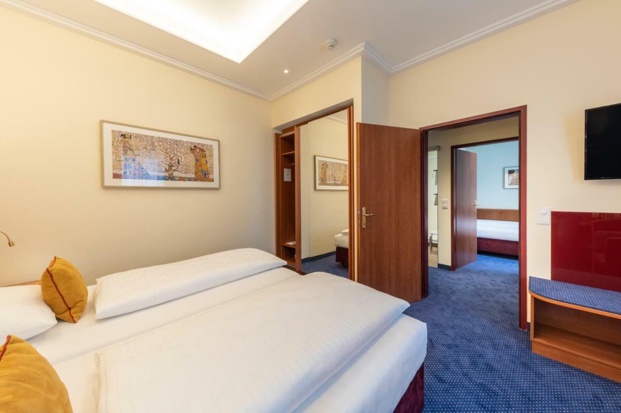 Double Room PREMIUM courtyard view