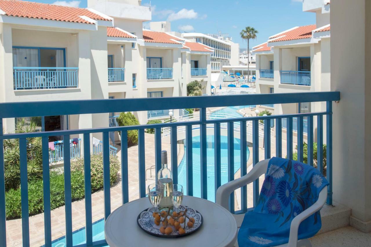 Superior Twin Room Pool View