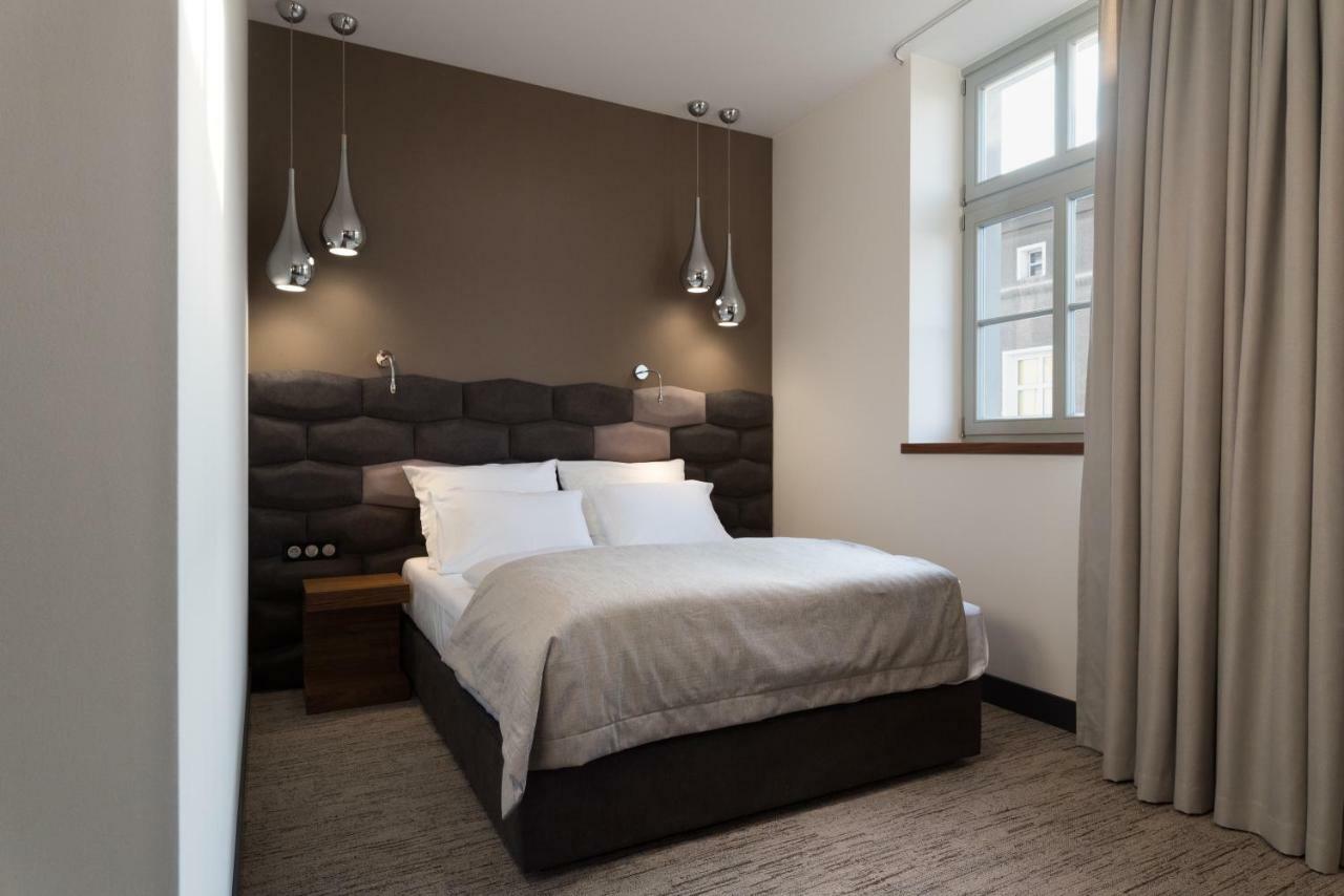 Standard King Room,994862023:JPEG
