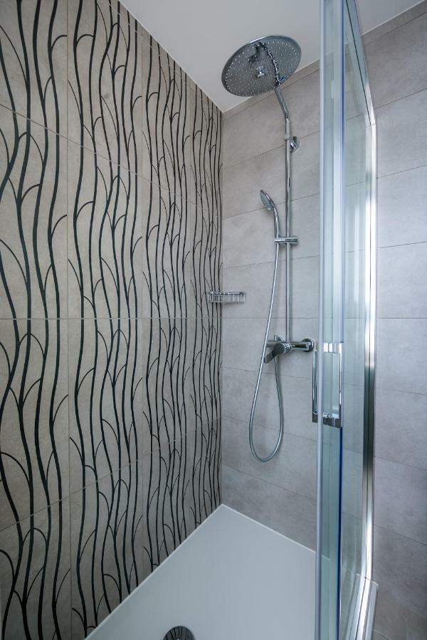 Double Room with Balcony and Sea View,819130949:JPEG